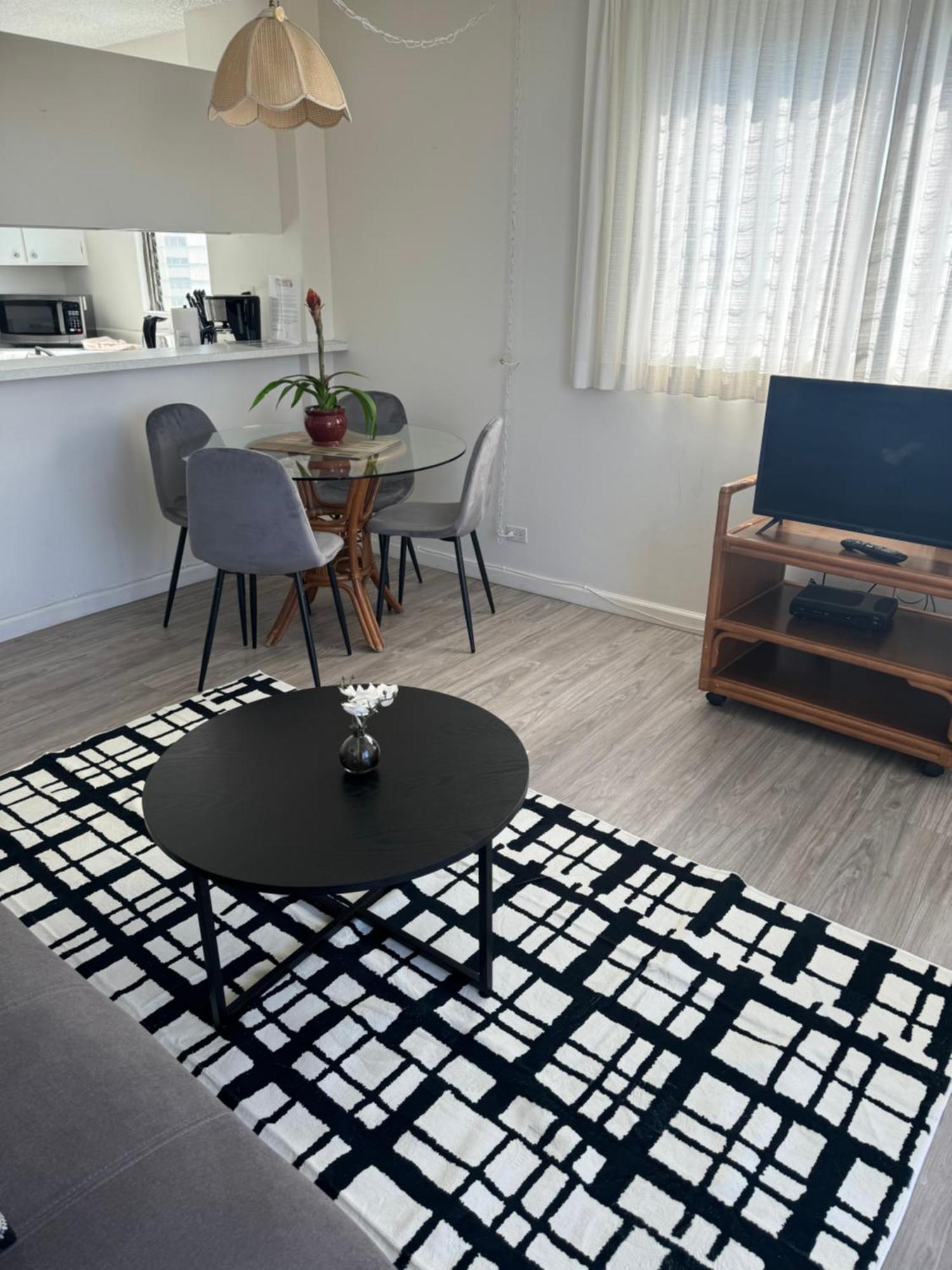 1508- Heart Of Waikiki With Kitchen-Free Parking-King Bed-Corner Unit Διαμέρισμα Χονολουλού Εξωτερικό φωτογραφία